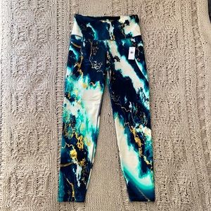 Brand new (never worn) old navy athletic leggings. Size medium (true to size)
